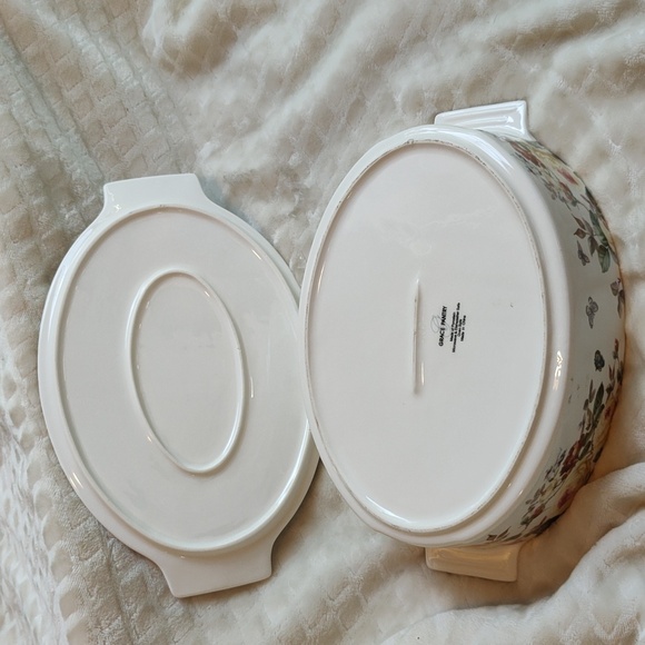 Grace Pantry Oval Casserole Dish - Picture 3 of 5